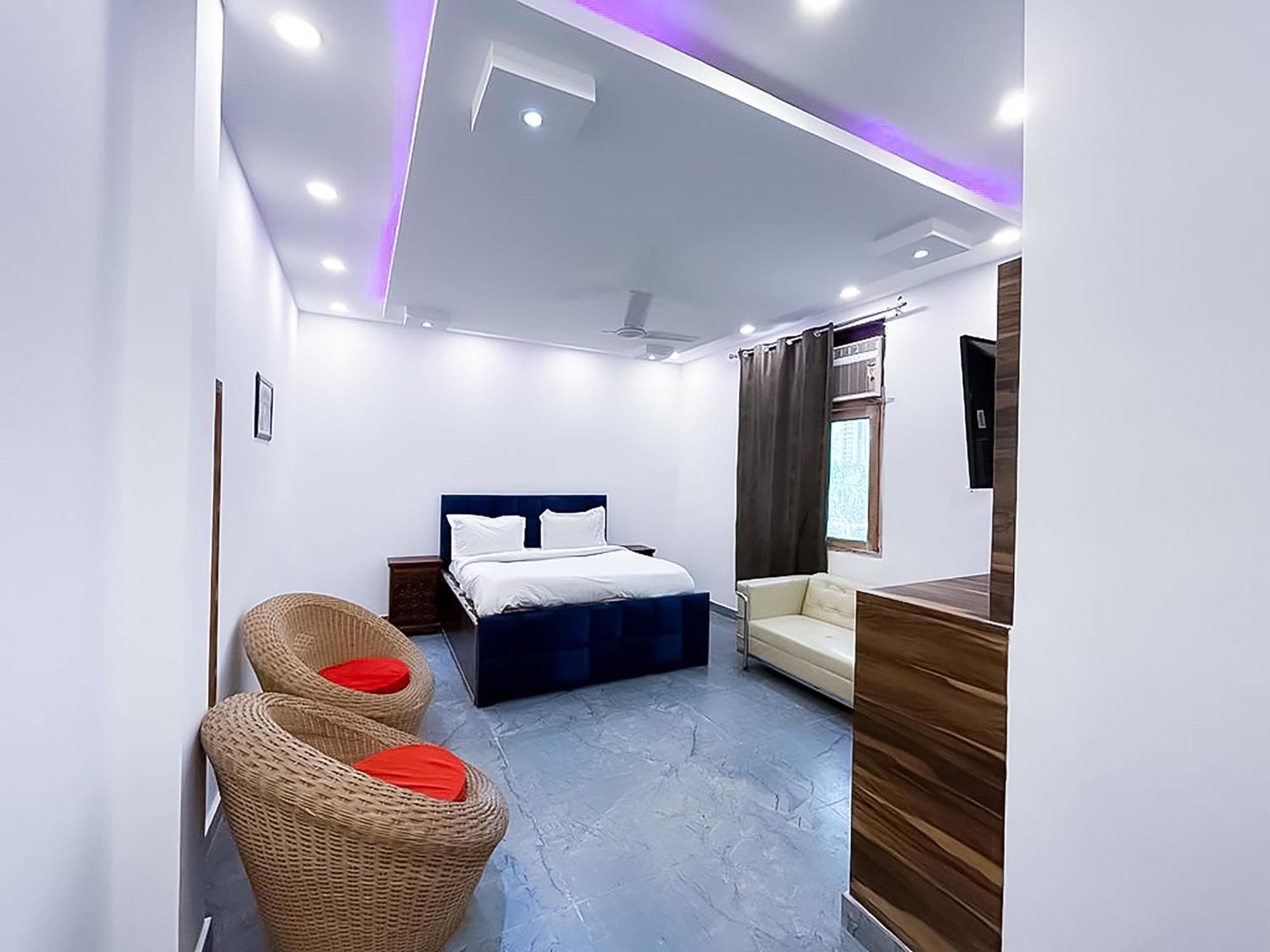 Hotel Js Garden - Near Jaypee Hospital โนอิดา ภายนอก รูปภาพ