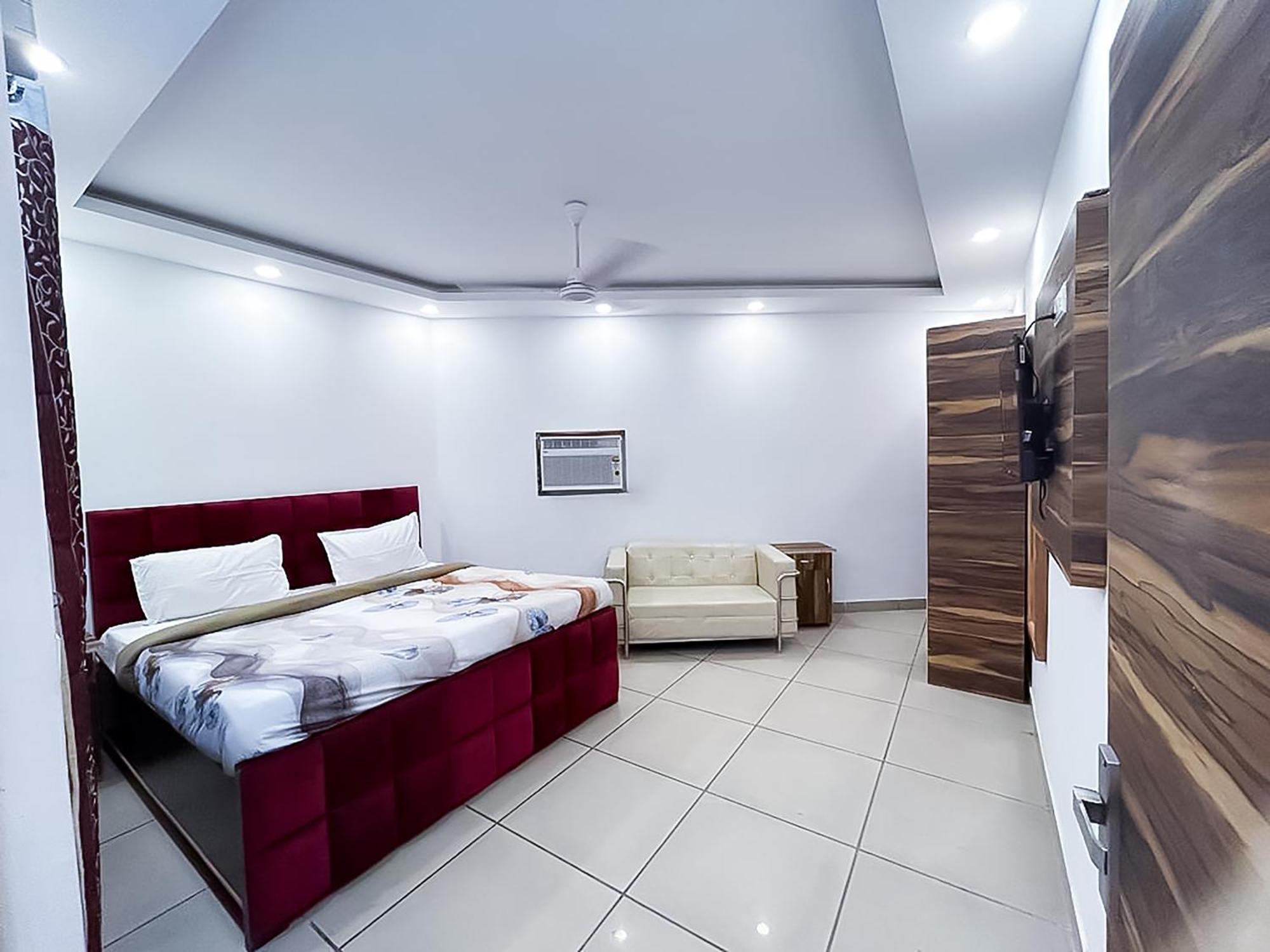 Hotel Js Garden - Near Jaypee Hospital โนอิดา ภายนอก รูปภาพ